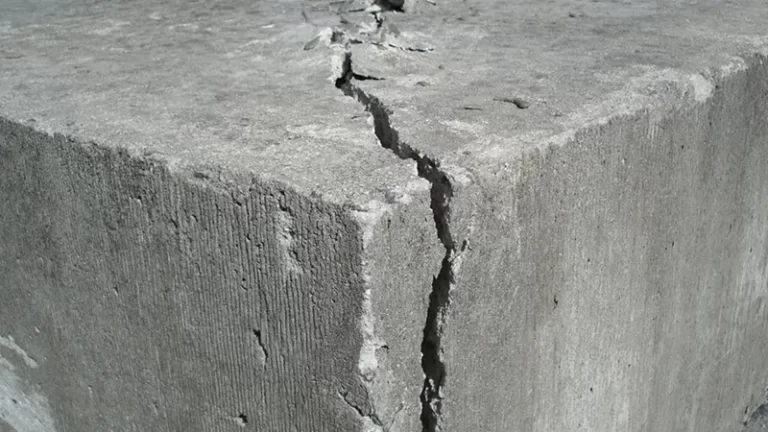 Anti cracking concrete